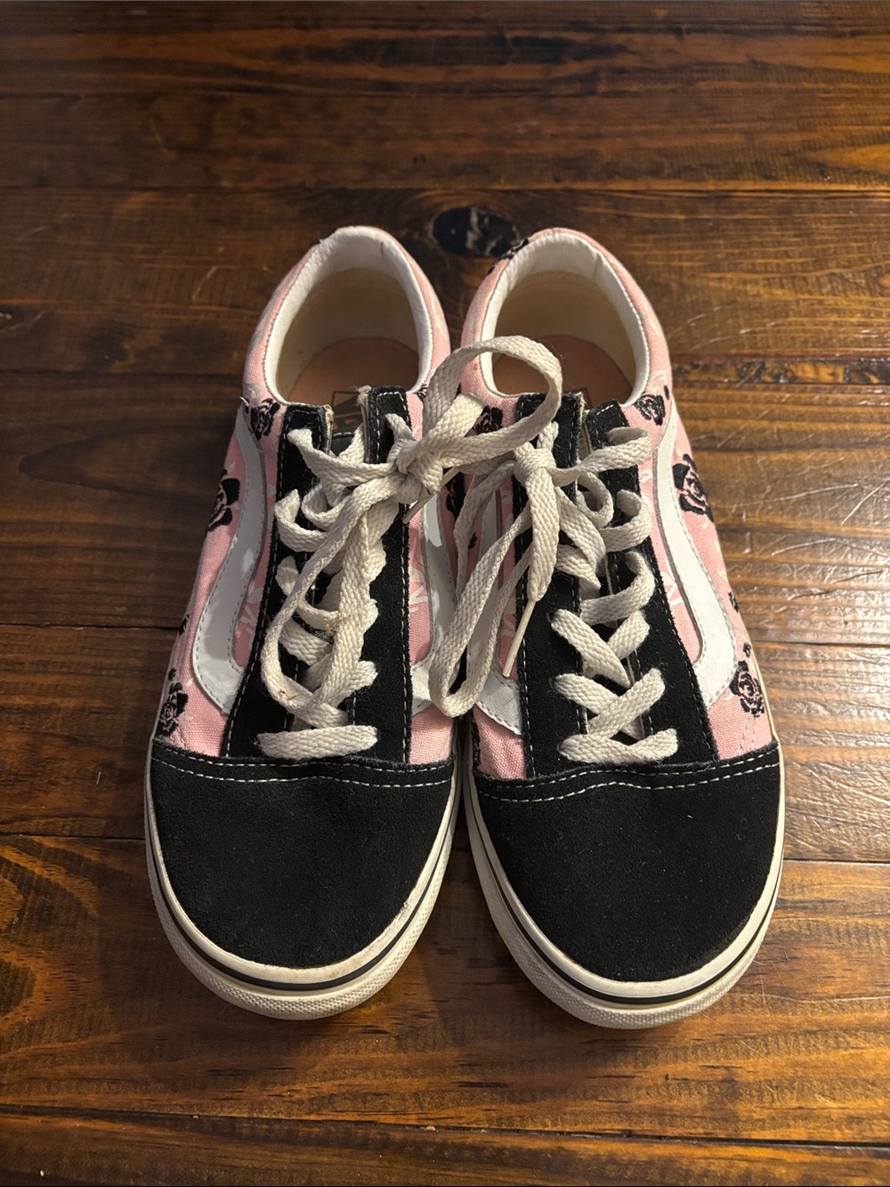 Womens Low-Top Lace-Up Vans in Pink and Black